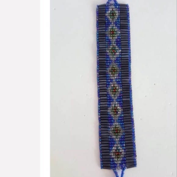 Tribal Beaded 7" Diamond Pattern Bracelet - Picture 3 of 9